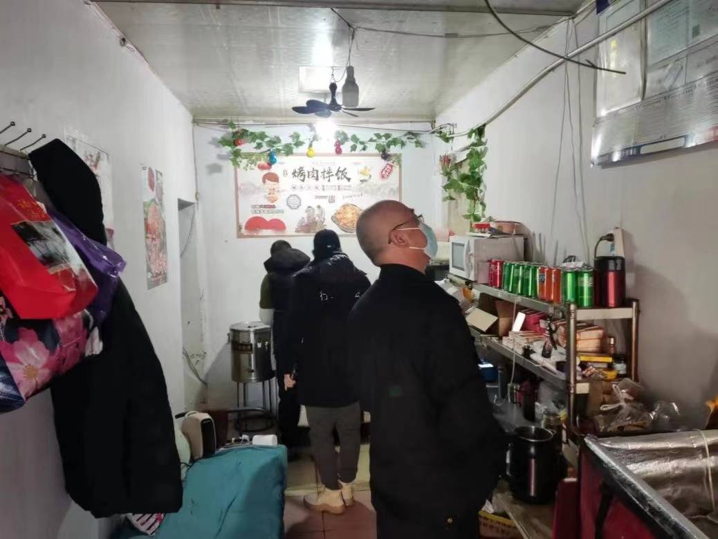 芝罘区白石市场监管所开展小餐饮食品安全检查