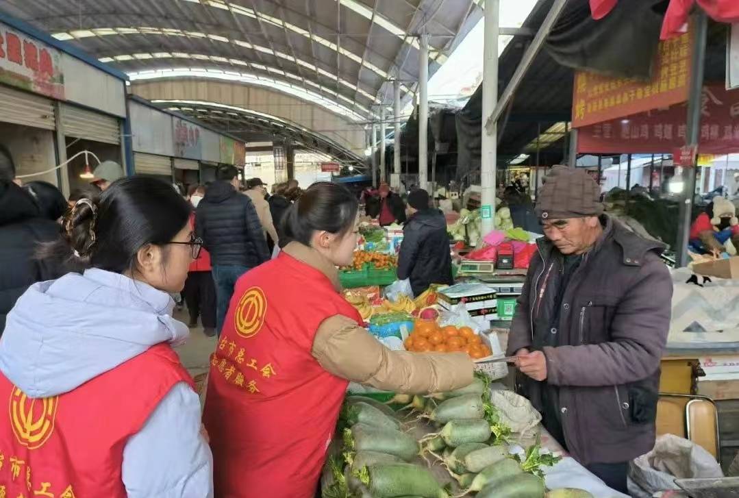 烟台：法律宣传进市场 普法意识入人心