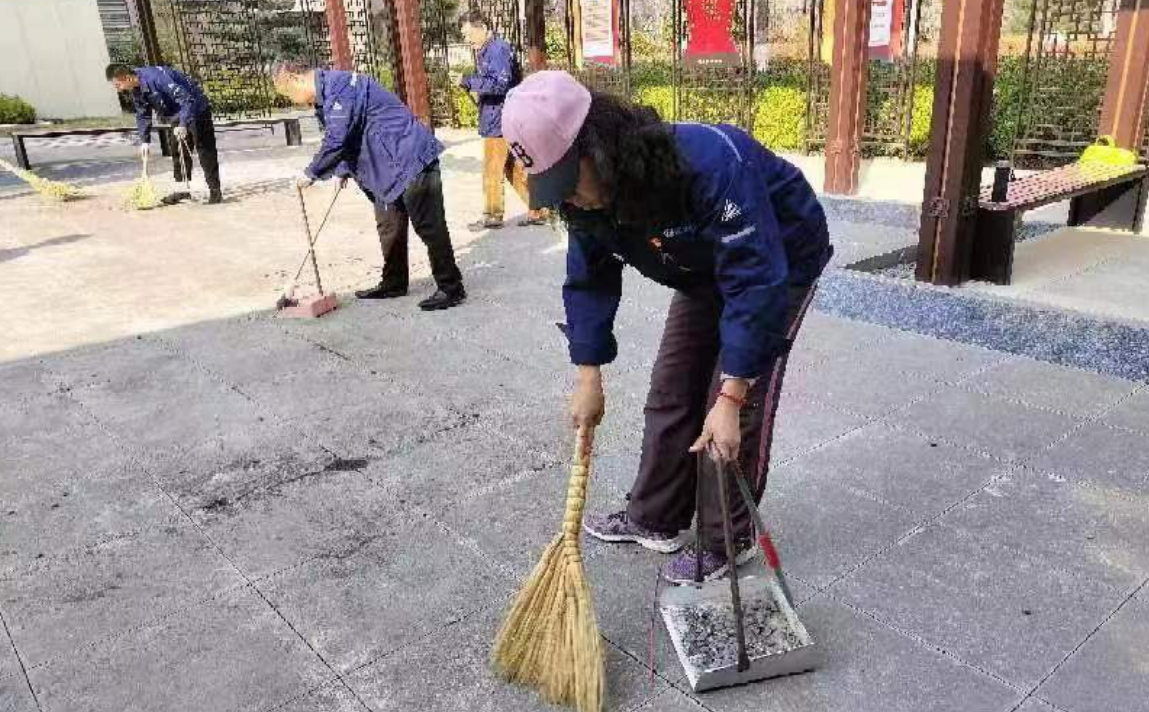 图片新闻|莱州市志愿者进社区清理卫生
