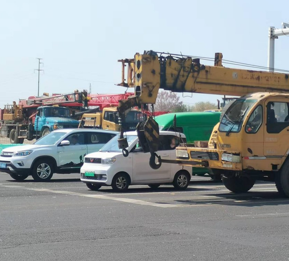 民意通|烟台化工路道路标线模糊不清 交警二大队：目前正在逐一解决中