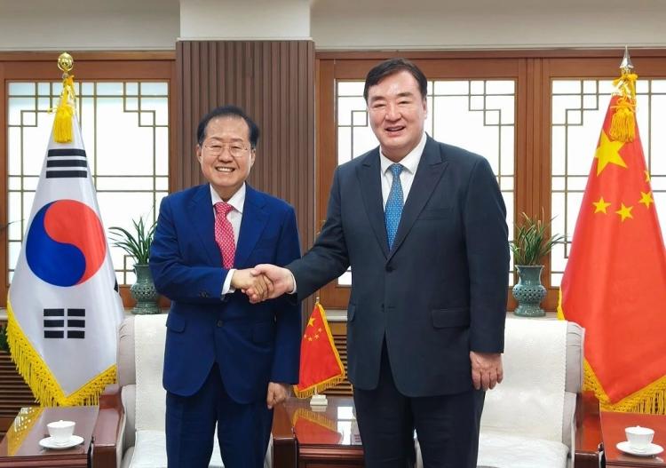 热搜第一！韩国市长请求中国赠送大熊猫