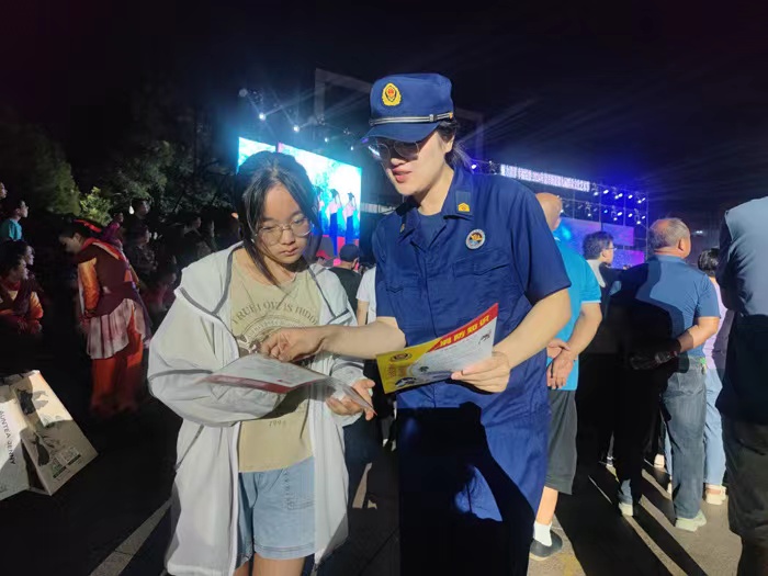 消防宣传进夜市 守护当“夏”助力城市“夜经济”