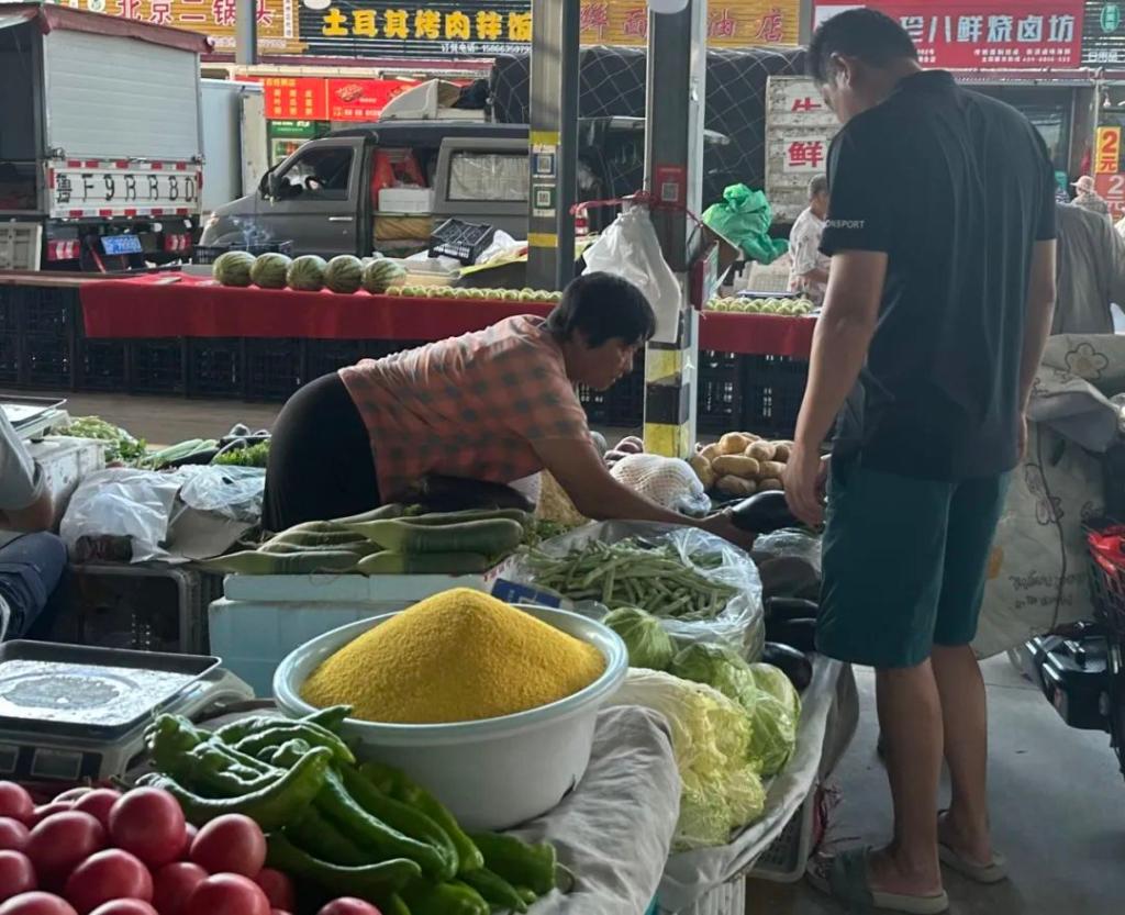 蔬菜价格一涨再涨！摊主称：越是贵的菜越挣不到钱