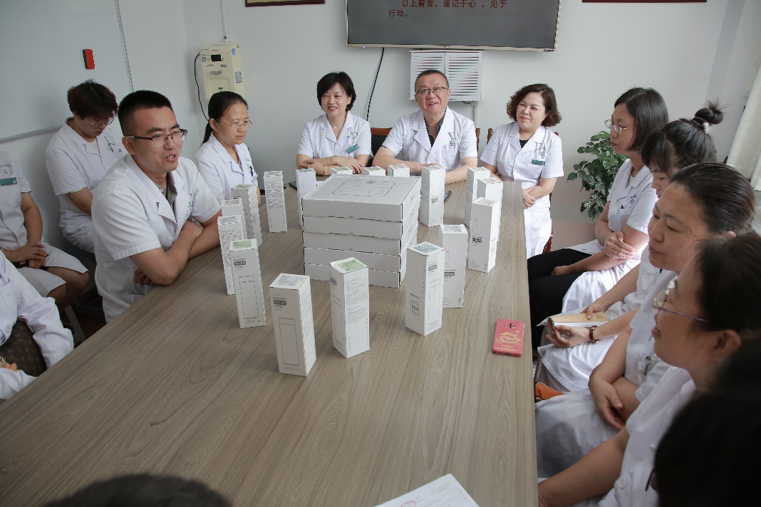 芝罘区向阳街道社区卫生服务中心组织开展庆祝中国医师节活动