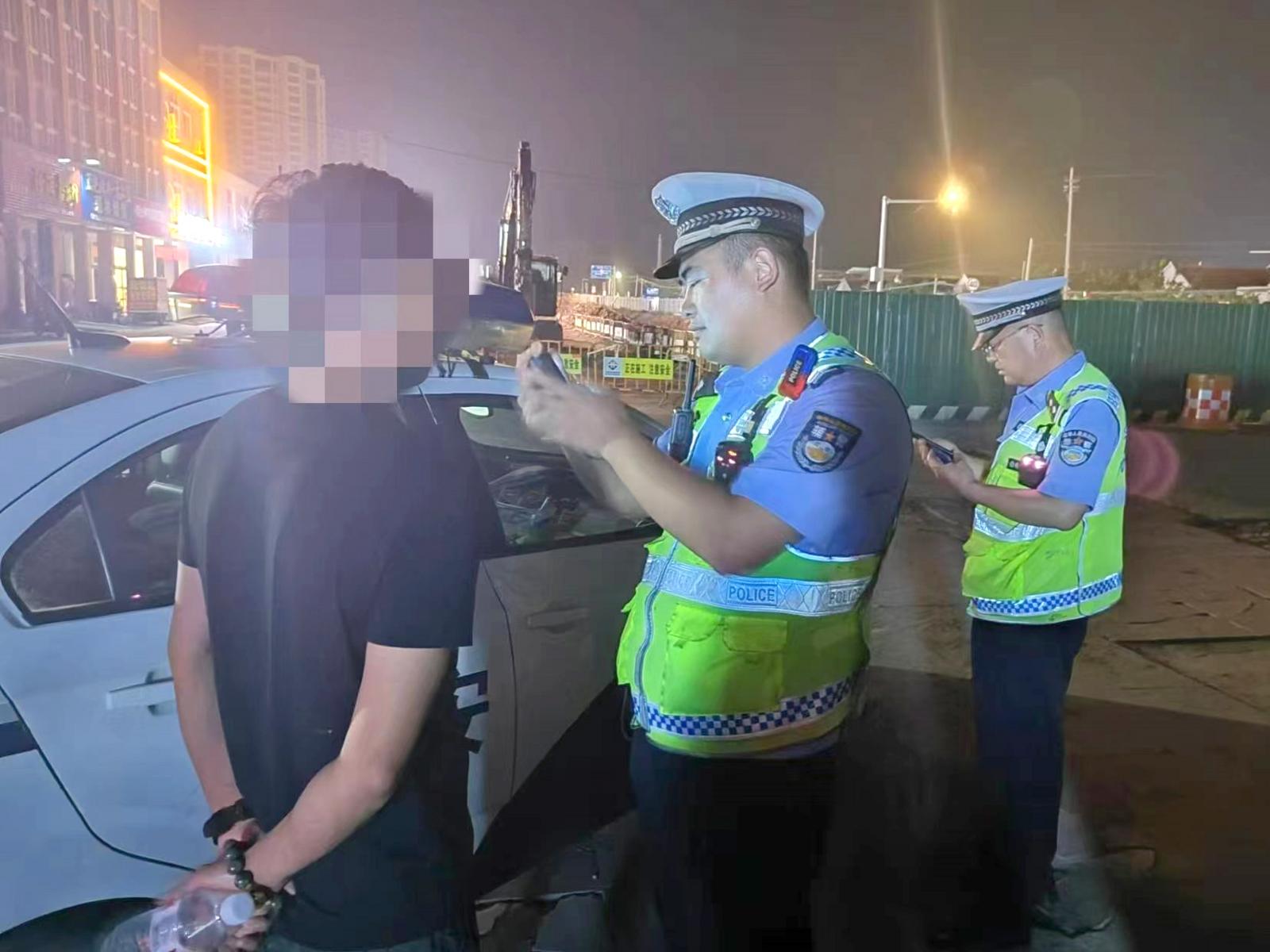 中午喝了酒晚上开车 男子酒驾被当场查获