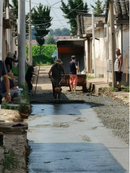 探寻龙口市新嘉街道“两面锦旗”的背后：路通水甜民心暖