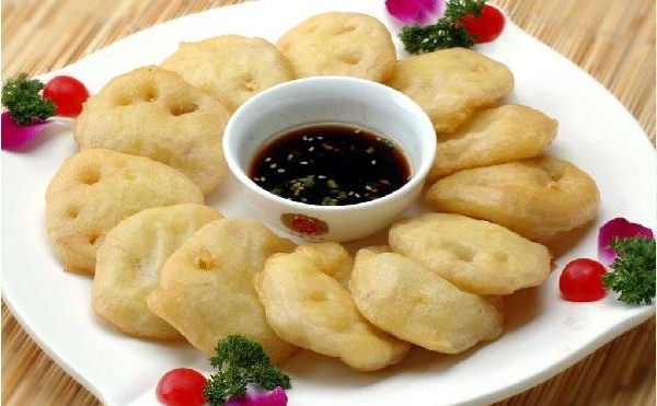 中秋食藕，寄团圆之意也
