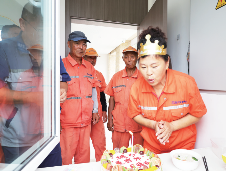 图片新闻|米大姐的虞美人生日