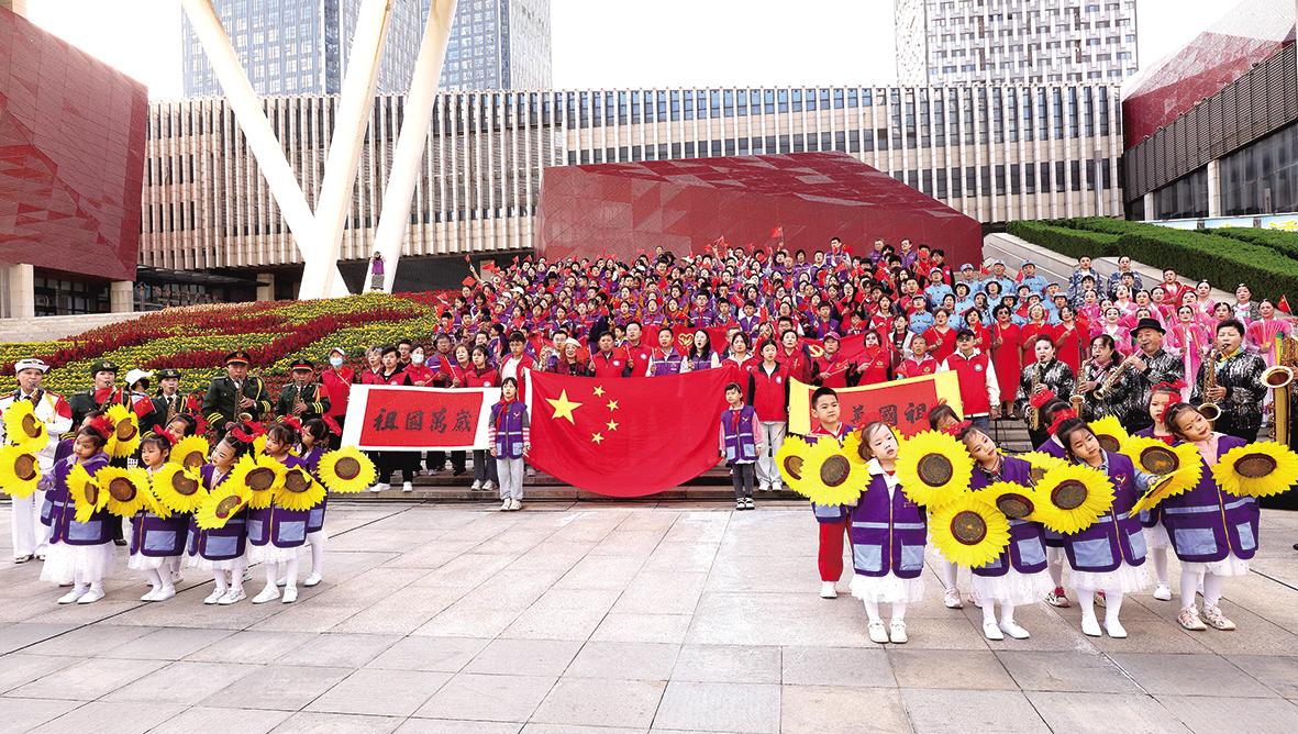 嘹亮歌声抒发爱国情怀