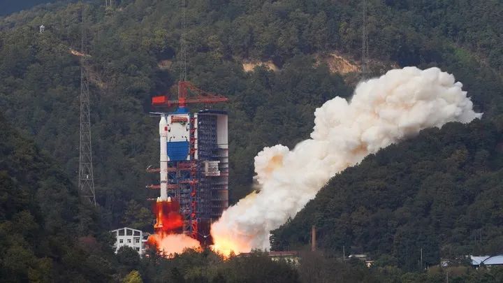 我国成功发射通信技术试验卫星十三号