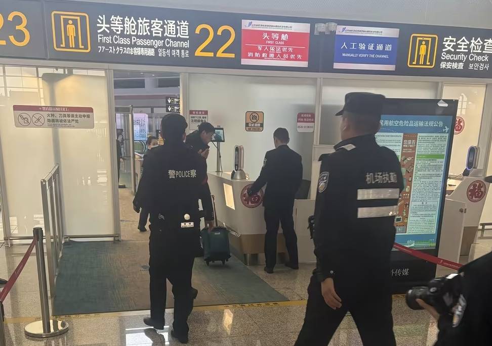 空地联动！ 东航烟台基地联合交管部门顺利保障人体器官运输