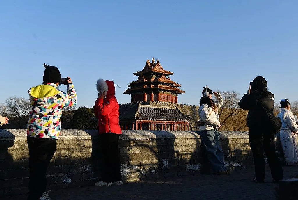 冷冷冷！气温骤降超10℃！蛇年首场寒潮来袭！紧急提醒→