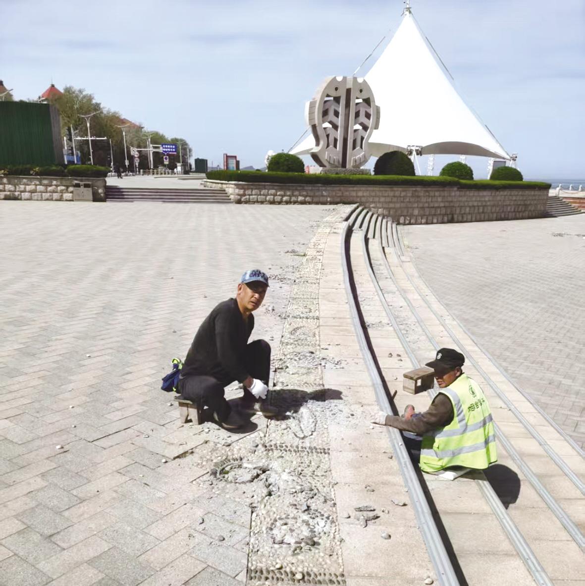 追踪报道|海韵广场破损地面开始修复