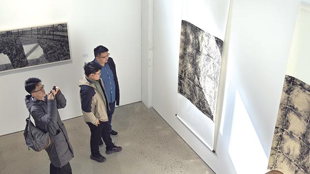 图片新闻|“实验‘水墨主义’”当代艺术邀请展启幕