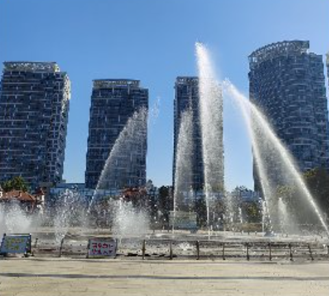 滨海广场音乐喷泉“五一”正式喷放