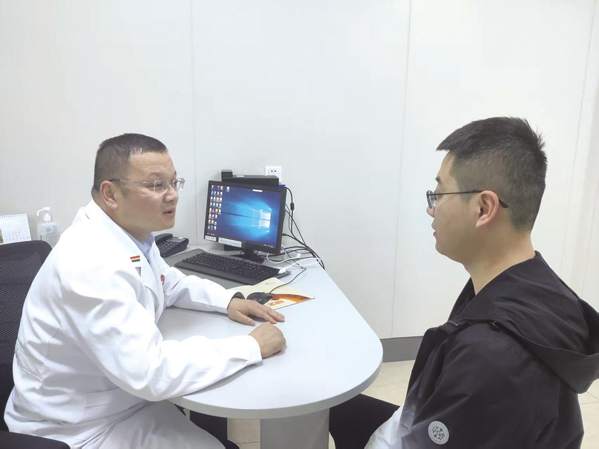 烟台山医院东院消化内科副主任宋波：白天是医生，晚上当接线员