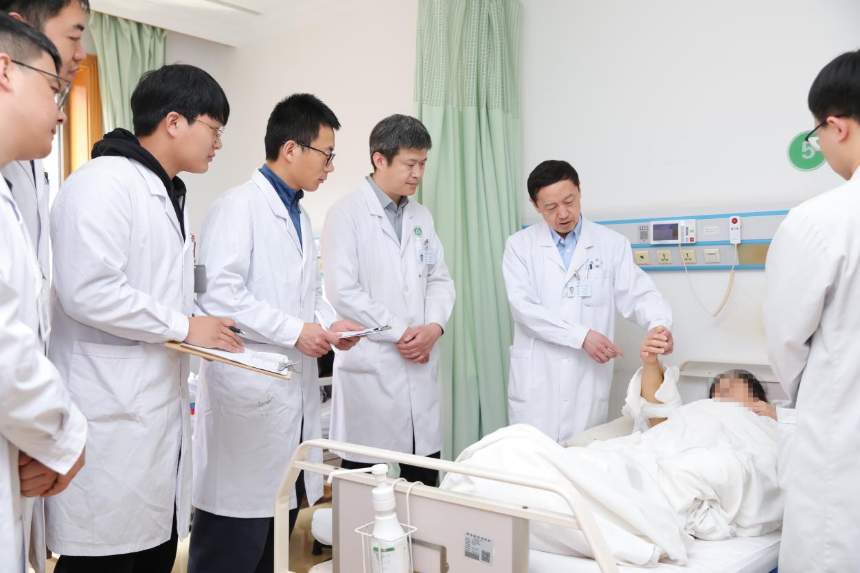 攻坚淋巴水肿难题，点亮患者康复希望