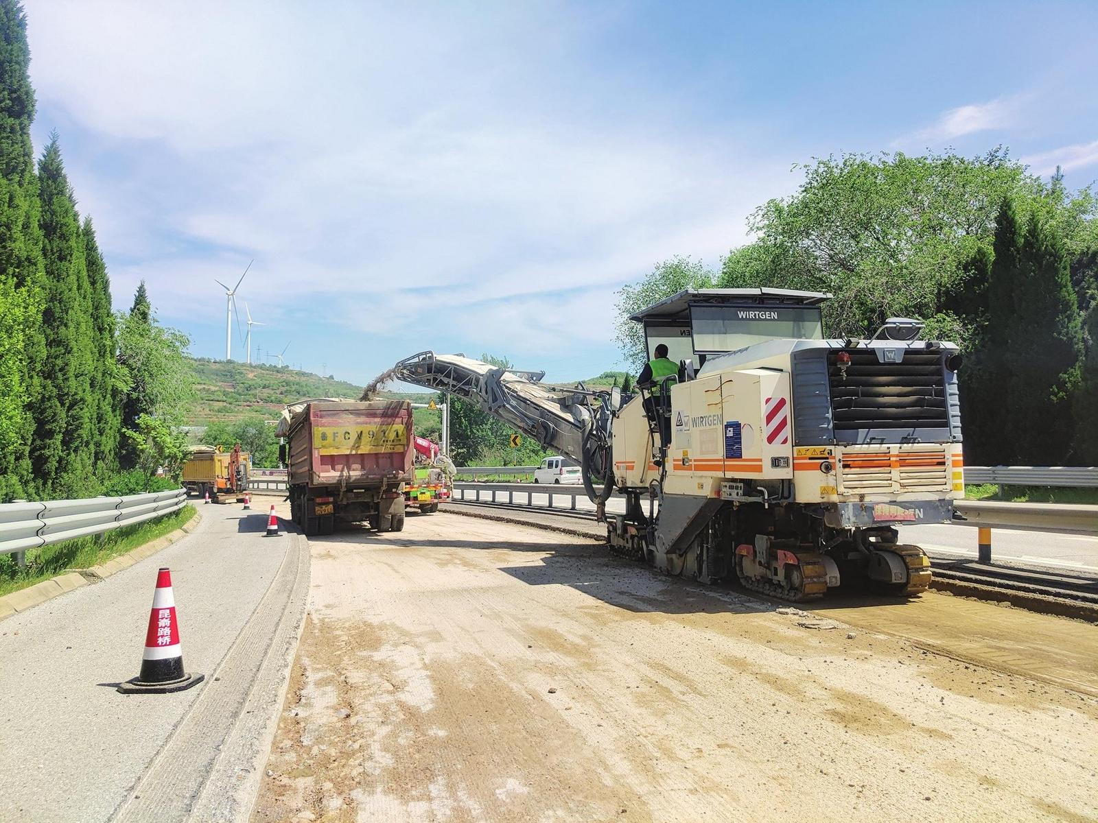 9月底前通车 烟凤线海阳段养护工程启动