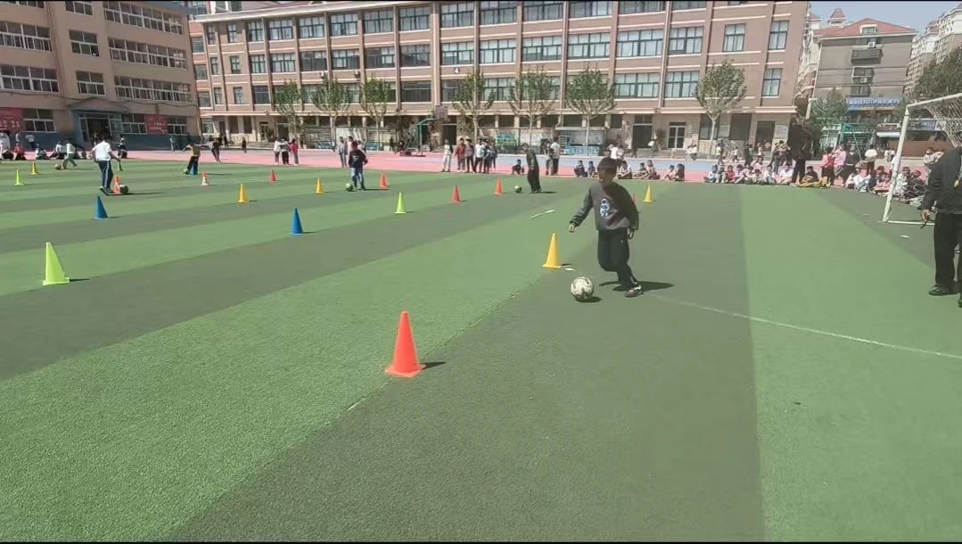 全环境立德树人 | 福山区东华小学趣味足球赛落幕