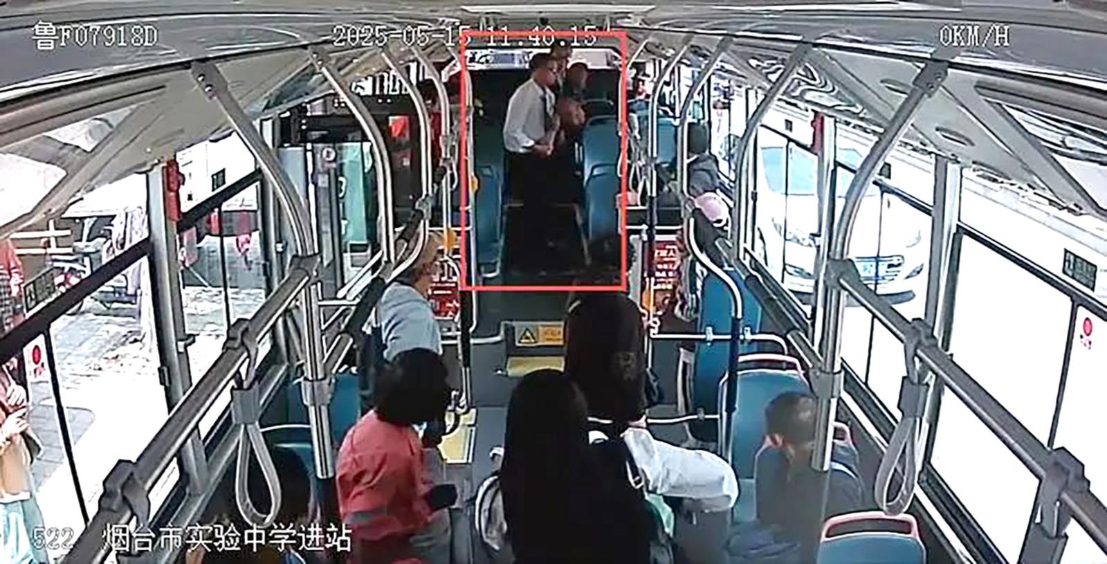公交车司机善举暖港城 一日三事传递城市文明温度