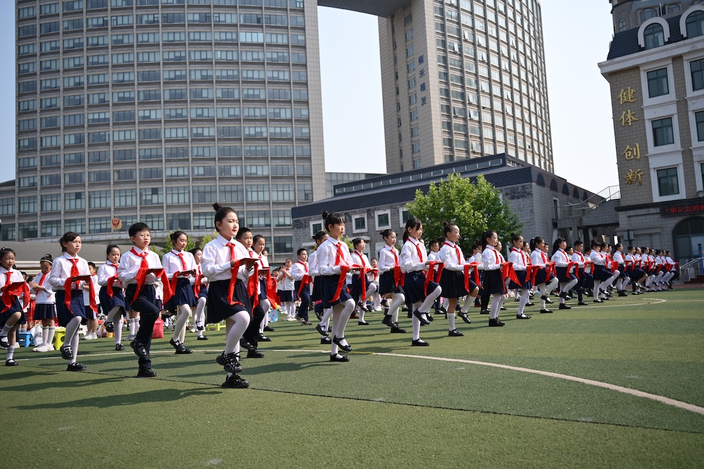芝罘区国翠小学举行2025年新队员入队仪式