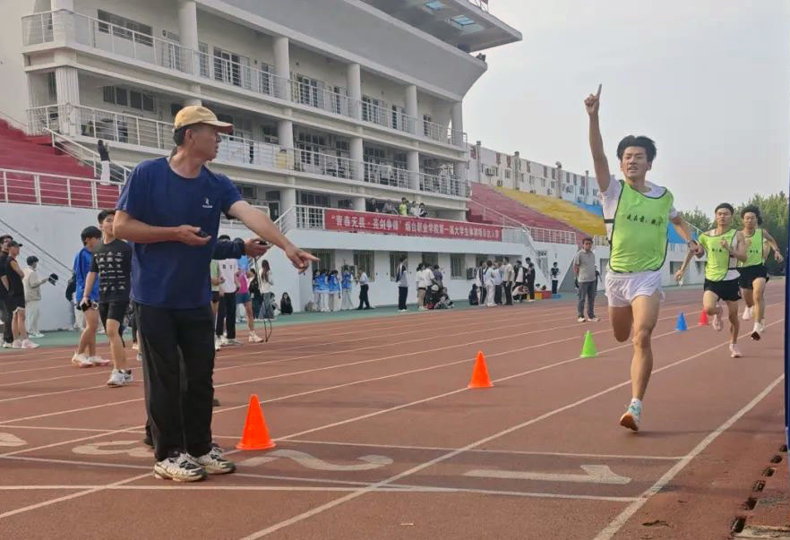 燃！烟台职业学院大学生体测达人赛上演高手对决