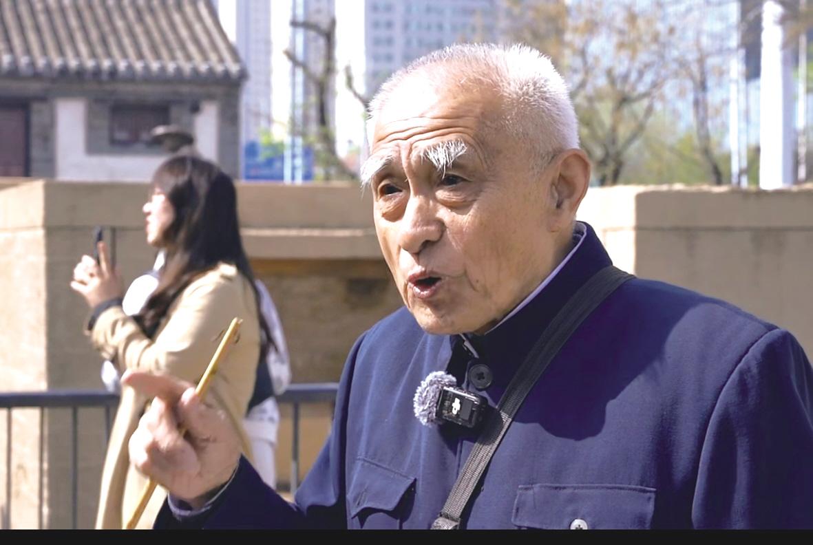 八旬导游吴风冠：让烟台历史“活”在街头巷尾