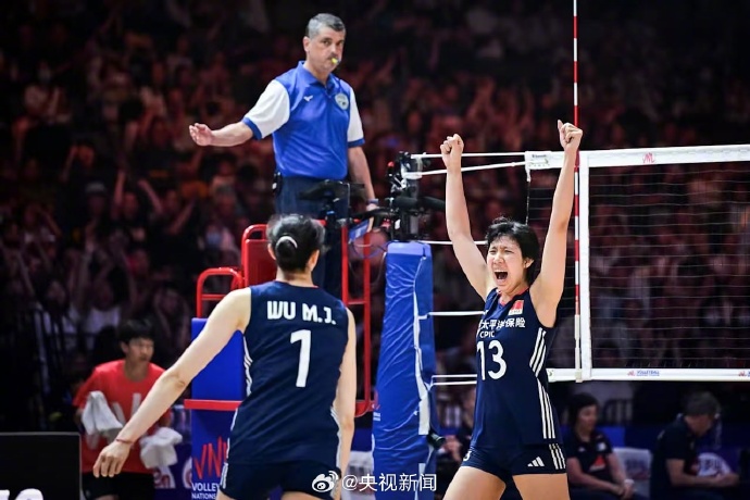 中国女排3比0大胜法国队！