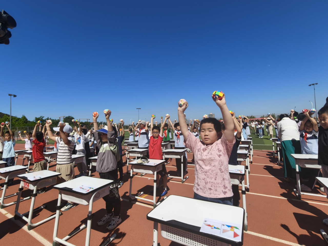趣玩数学 启迪思维——烟台市莱山区第二实验小学益智数学比赛