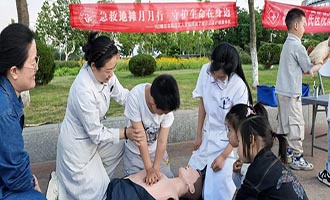 福山区人民医院急救“地摊”月月行  守护生命在身边