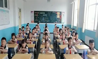 寓教于乐|栖霞市杨础中心小学创新推出“防溺水手势舞”