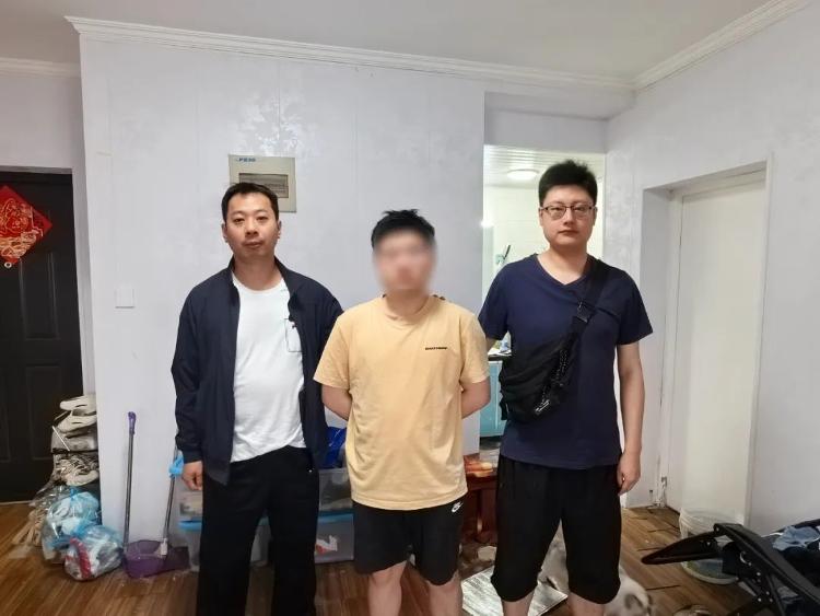 你抢不到的专家号，他们0.02秒就能挂一个……警方出手！