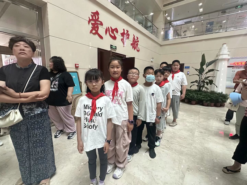 芝罘区文化路小学开展“探寻血液奥秘”主题研学活动