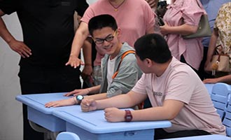 新校园，新气象！栖霞市举办新一中家长开放日活动