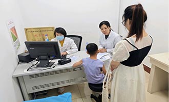 烟台市莱阳中心医院组织专家开展儿童生长发育义诊