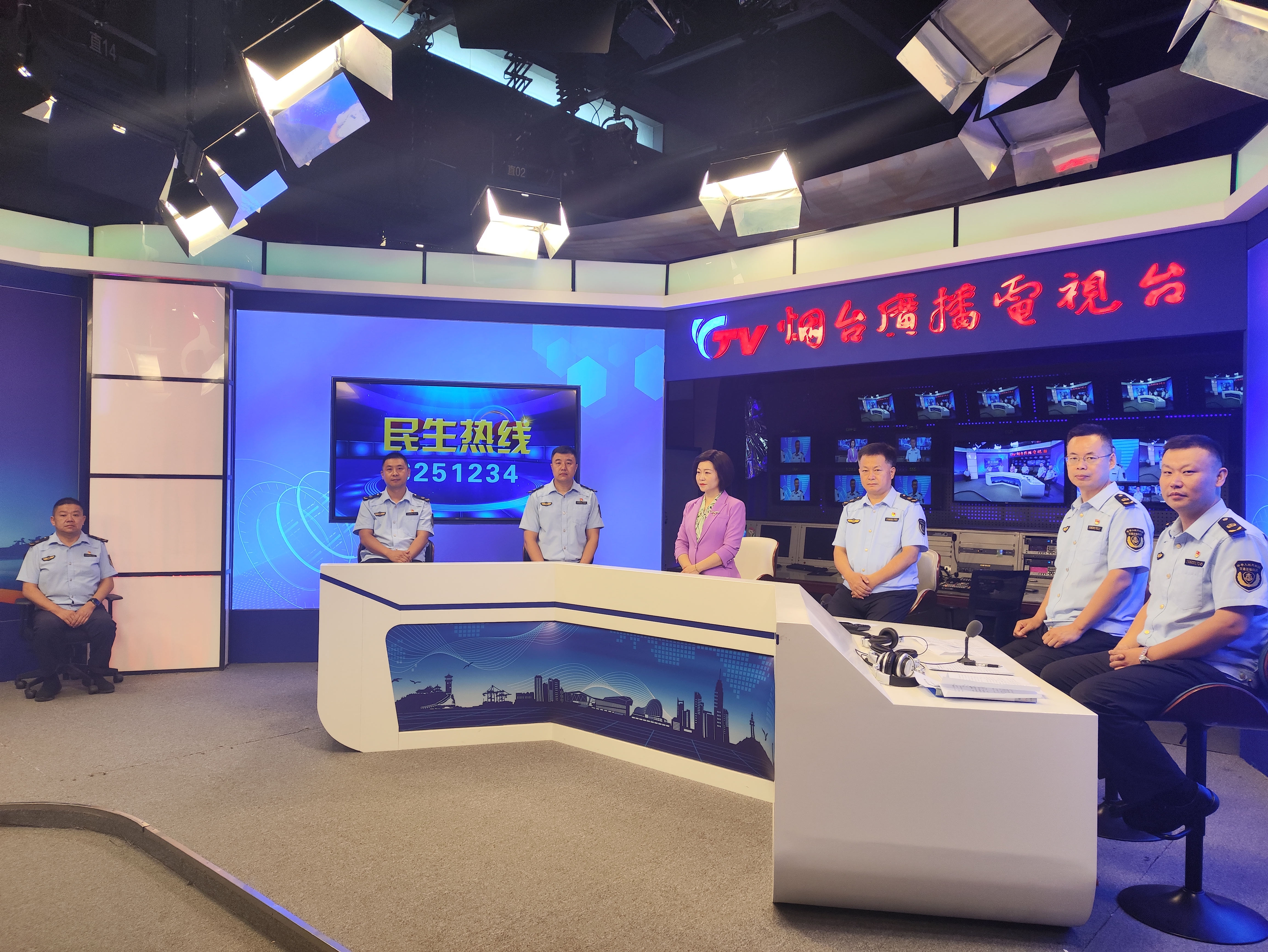 @烟台市民 机场打车遇“坐地起价”？这样举报！