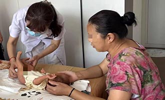 烟台市芝罘区黄务街道网格化家庭医生上门服务传温情