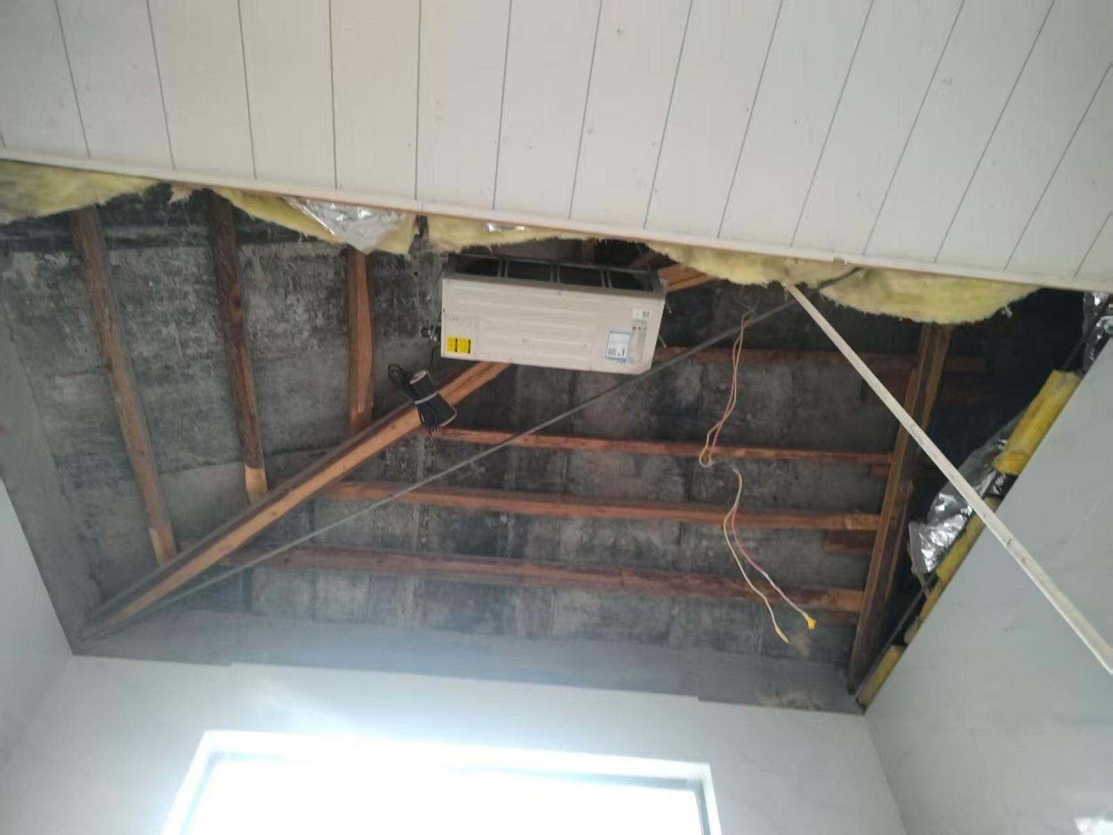 空调安装一半撤了下来 消费者：安装工私用劣质电线 售后：协调未果退货