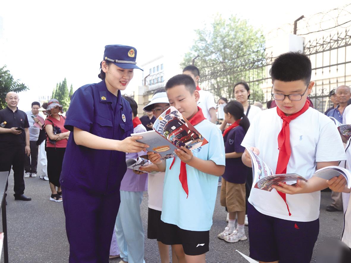 消防宣传进社区 讲授居家“防火经”