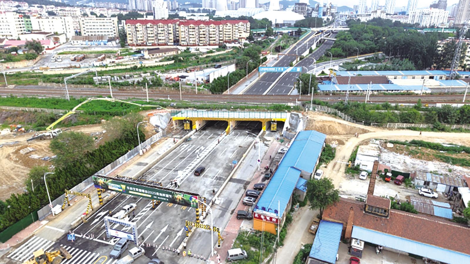 龙烟市域铁路 化工路框架中桥完工