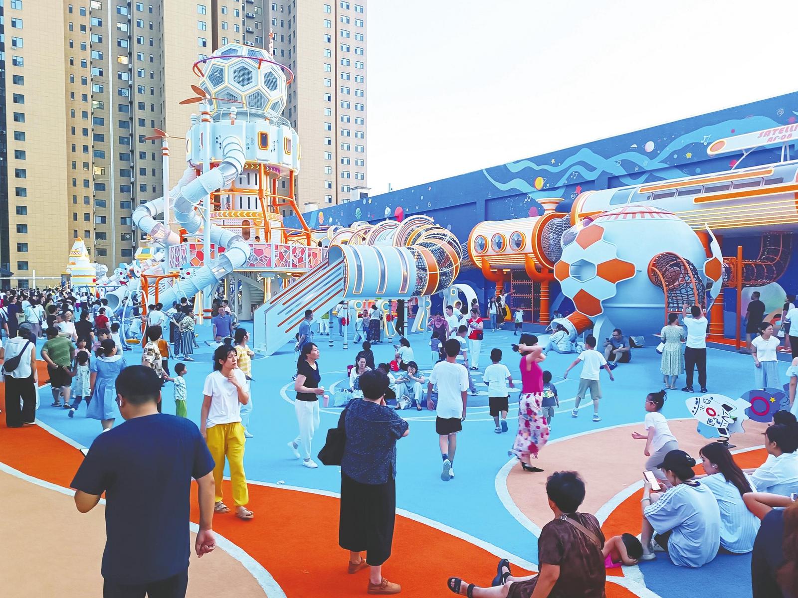 银河滑梯连商圈，公益模式创三赢 南尧新都汇太空主题儿童乐园接连免费开放