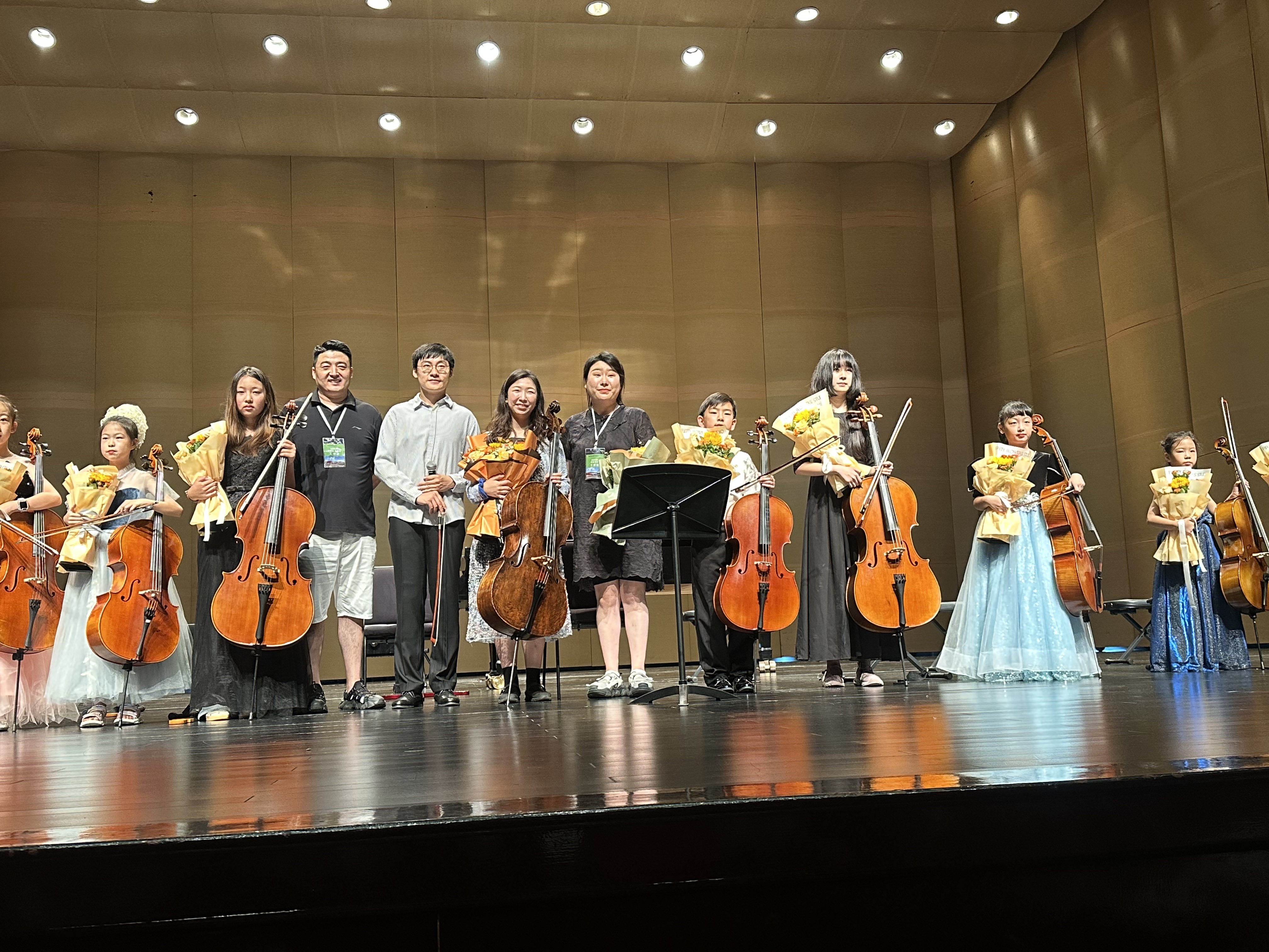 钢琴大提琴魔法音乐会在烟举行，烟台琴童聆听大师课同台合奏