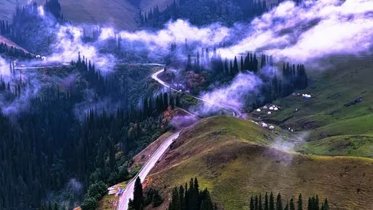 自驾独库公路的壮美早已闻名遐迩