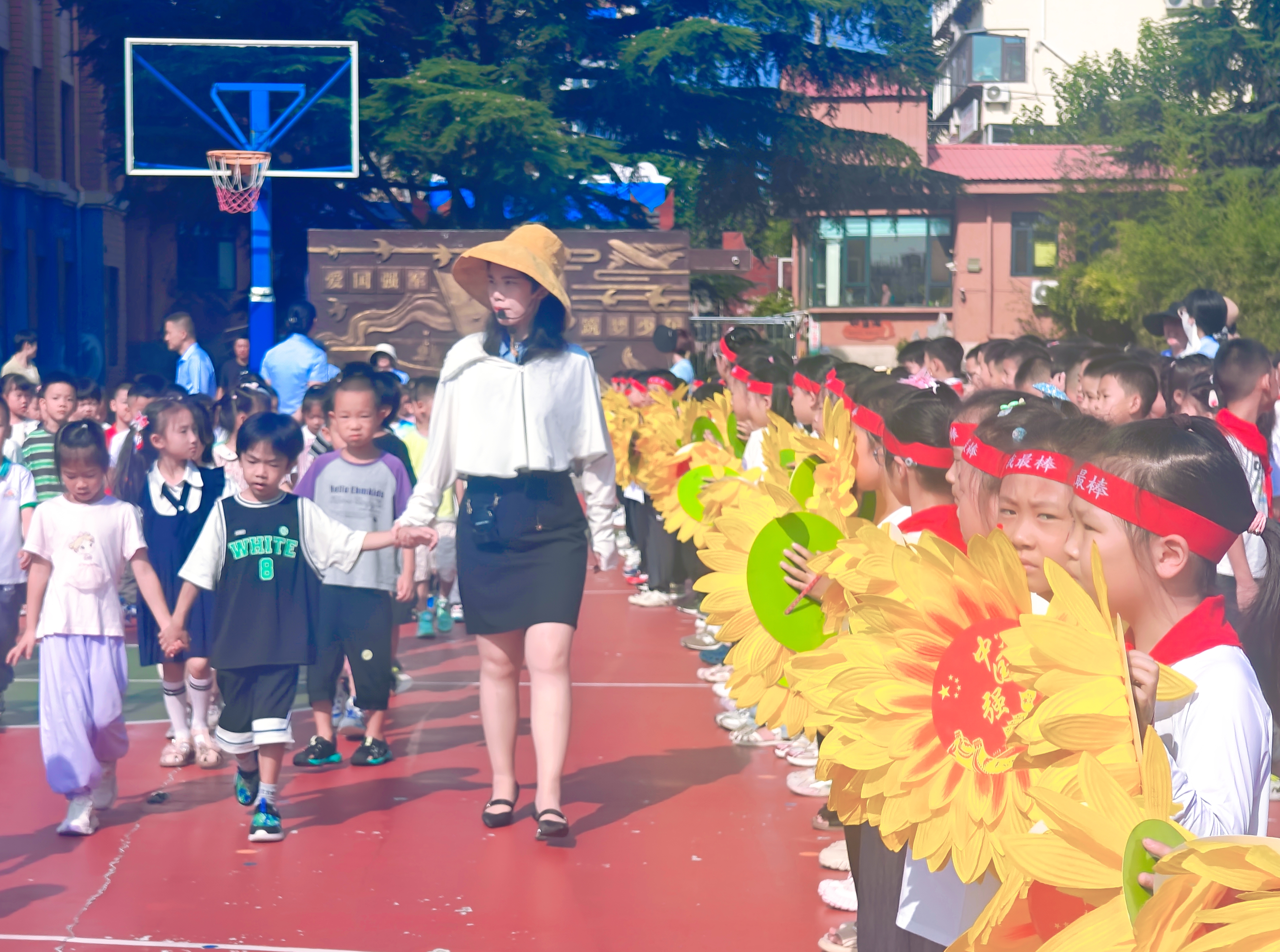 芝罘区葡萄山小学举行新学期开学典礼
