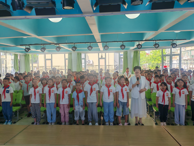 芝罘区潇翔小学开学第一课：做感恩奋斗小卫士，承时代使命护中华