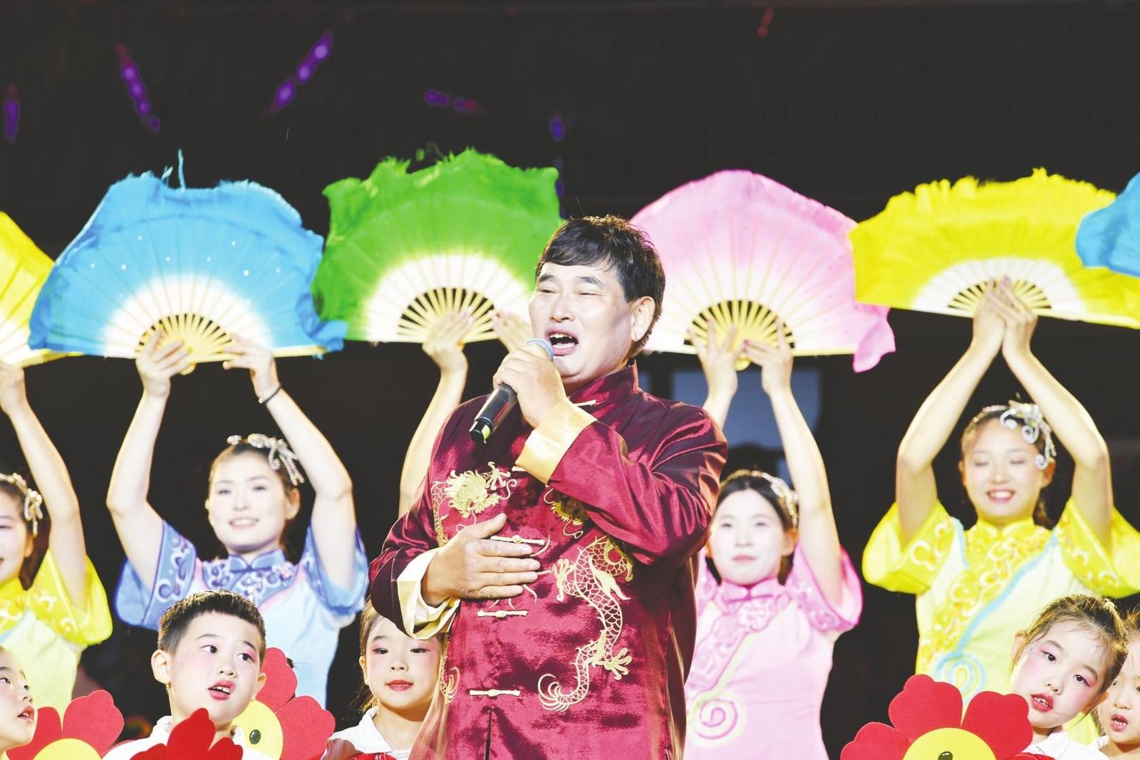 2025年中国农民丰收节·丰收村晚暨首届山东招远大户陈家村乡村文化旅游活动开幕
