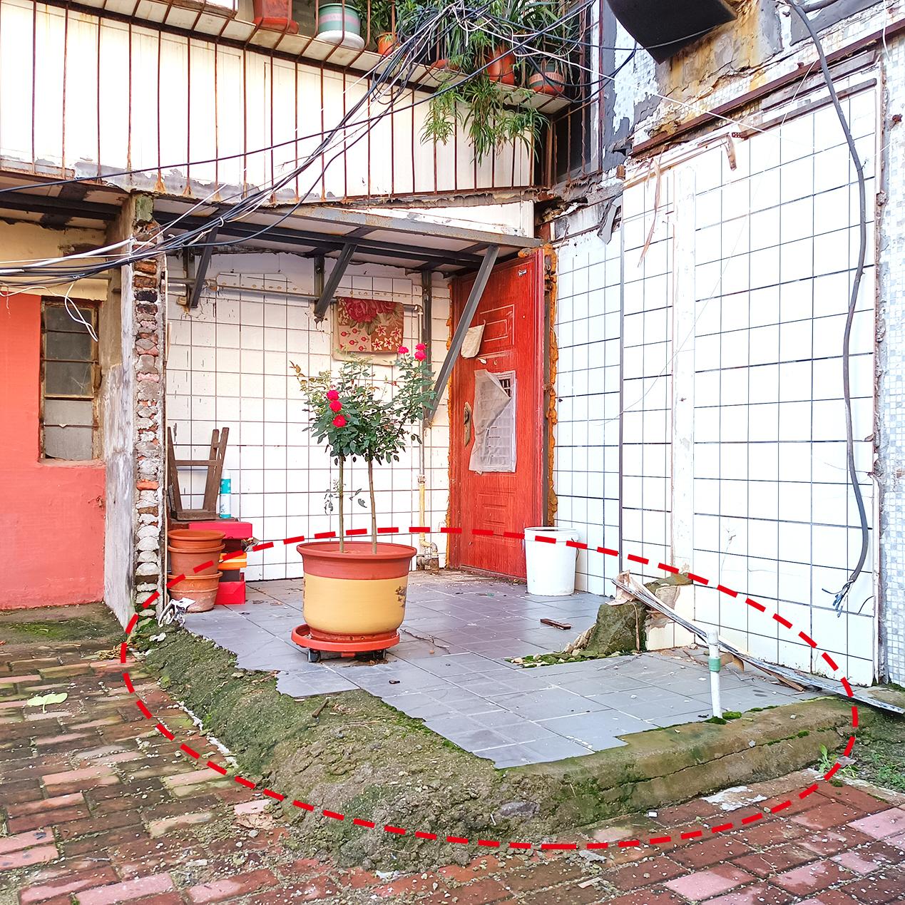 芝罘区一处违建棚房拆了基座仍在 街道办事处：尽快处理