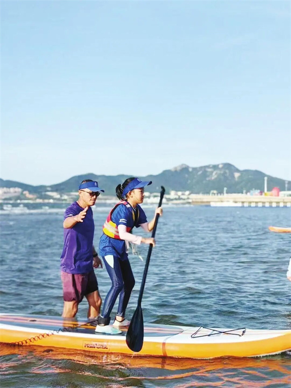 2025年“奔跑吧・少年”儿童青少年桨板主题健身活动（芝罘站）成功举办