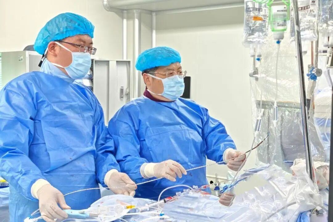 ​烟威首例！烟台毓璜顶医院心内一科团队用国产“心泵”为77岁高危患者打通“生命通道”