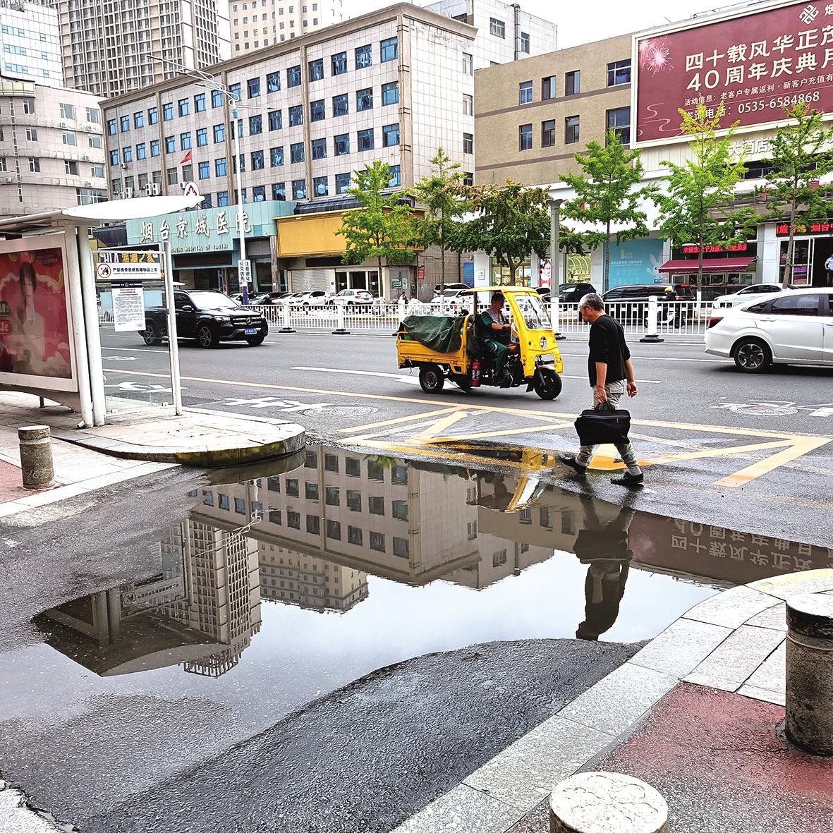 南大街这个路口一下雨就积水 相关部门：将通知巡查人员前去查看